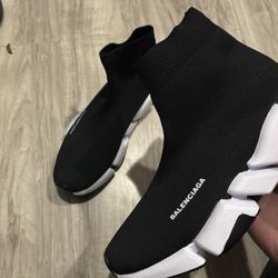 white and black Balenciaga 2.0 size 9/5 no box
