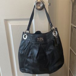 Black Leather Coach Handbag With Extension 