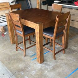 Dinning Table 