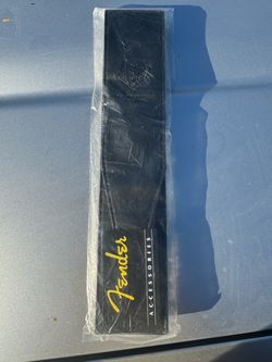 STRAP: Brand new Fender guitar / bass