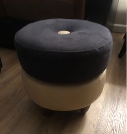 Round Tufted Ottoman Footstool