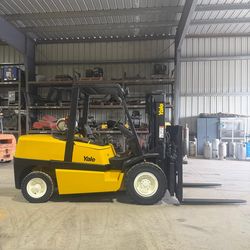 2002 Yale 12,000 lbs capacity forklift