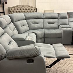 New Recliner Sectional Couch with 2 Consoles! Free Delivery 🚚! 