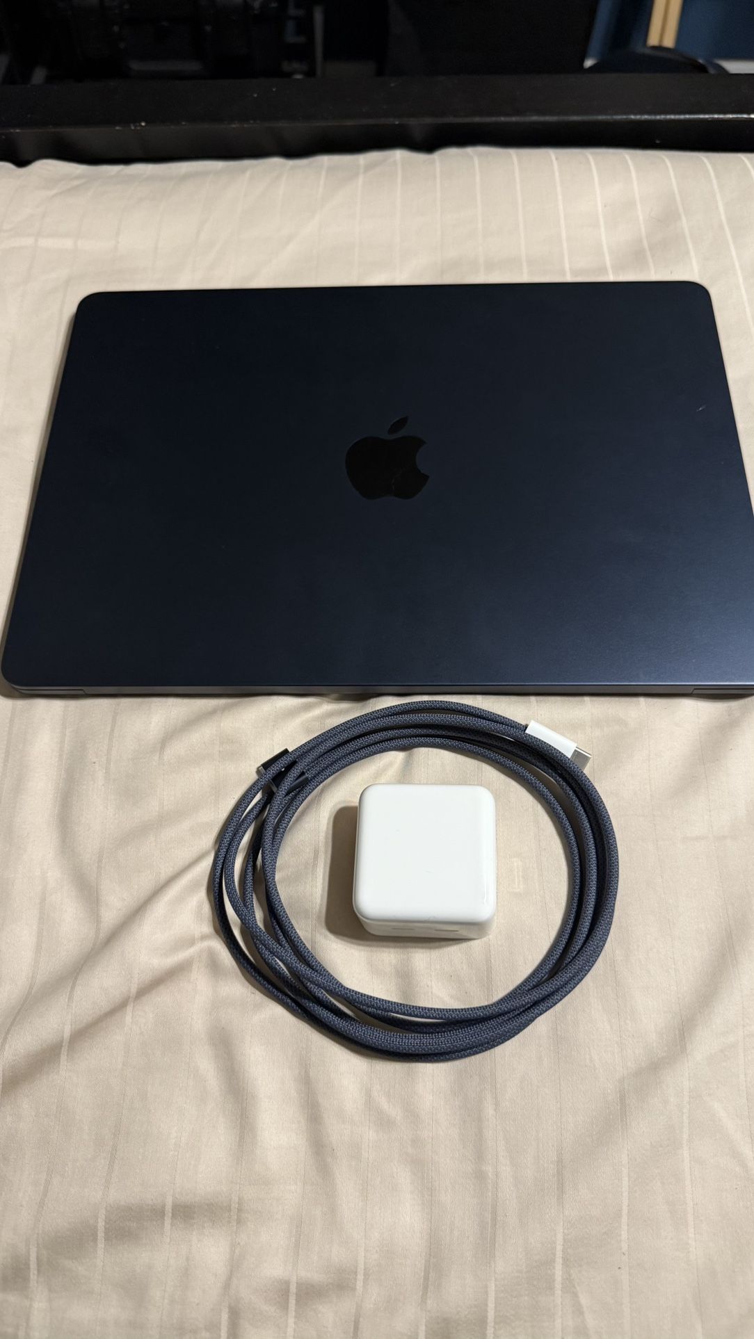 2025 MacBook Air M4 Midnight Blue 13 Inch 24GB RAM 512GB STORAGE