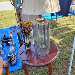 Sale Round Table And Stuff Decoration