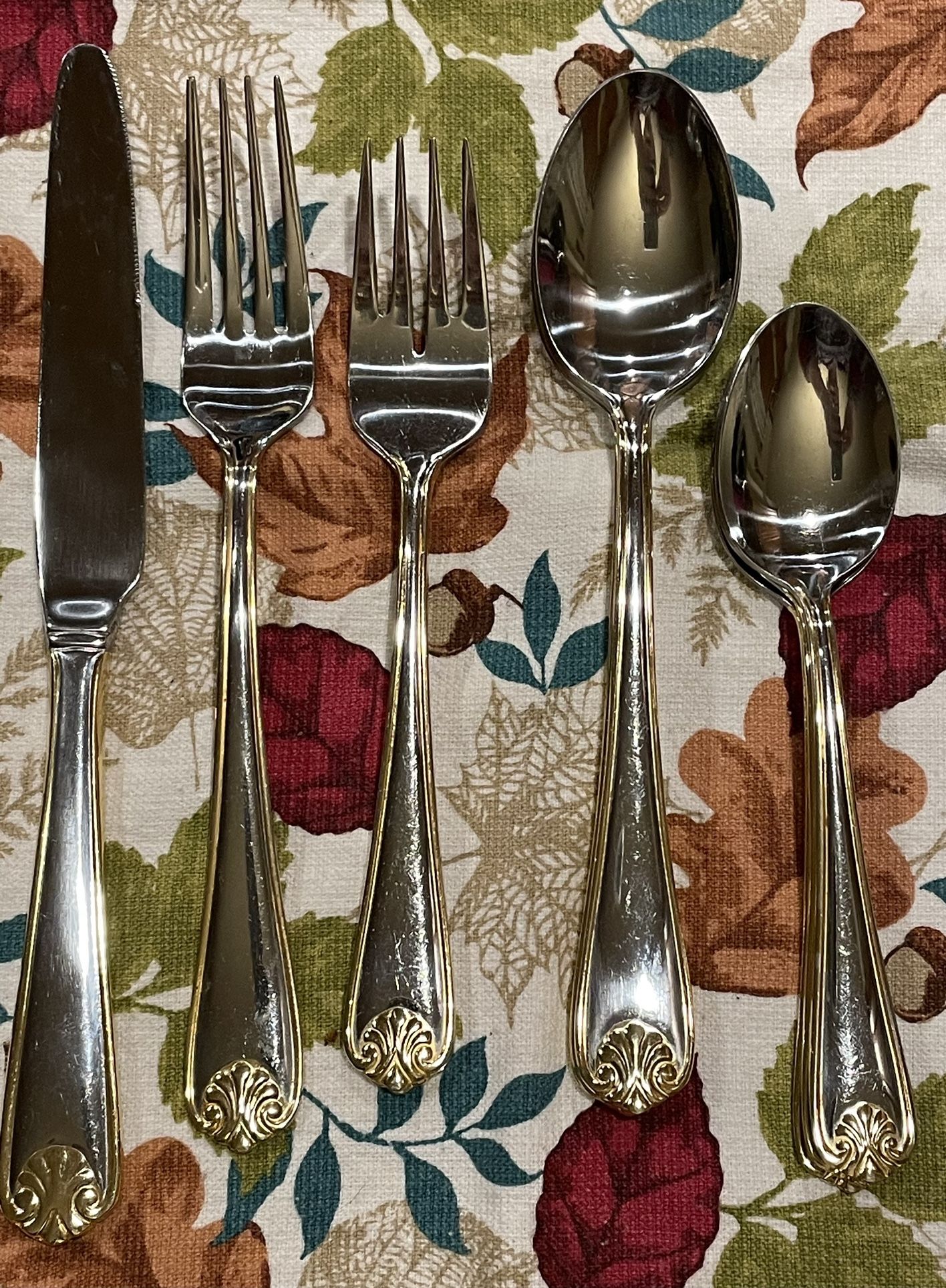 Cambridge Gold Trimmed Stainless China Flatware