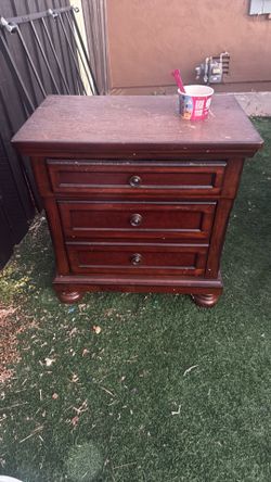 Free Night stand