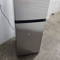 Avanti Refrigerator 24 59 26