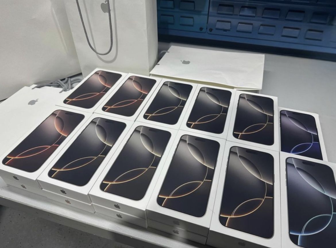 Apple iPhone 16 Pro Max - 256 GB - Natural Titanium (Unlocked)