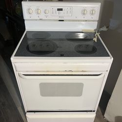 Frigidaire Glass Top Stove