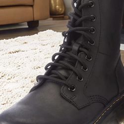 Dr. Martens boots NEW