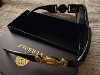 New Versace glasses 🕶️