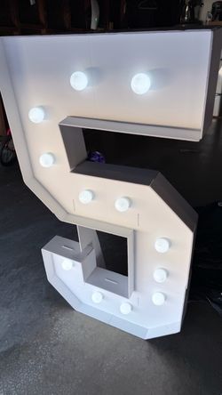4FT Marquee Light Up Number 5, Foam Board