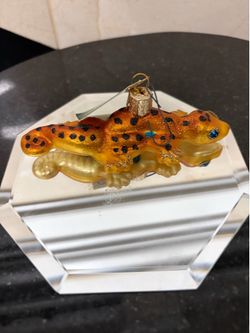 Hand blown glass lizard Christmas ornament