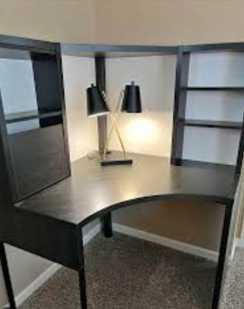 Free- Corner Desk