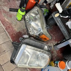2014 Toyota Tundra Headlights