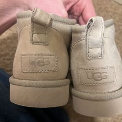 Uggs Women’s Size 8 