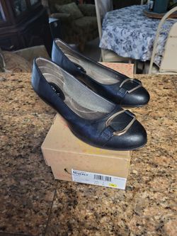 Black flats  By SOFFT euro Soft Sz 9