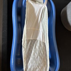 Newborn infant bath tub pick up in lemon grove