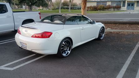 2011 Infiniti G37 Convertible 1 Owner