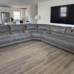 Warrendale 3 Piece Sectional (RoomsToGo)