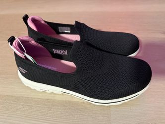 Skechers GOwalk Women’s Slip-On Shoes – Size 8.5 – Black/Pink