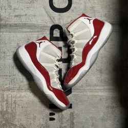 Jordan 11 Cherry Size 6.5y