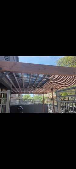 Wood pérgola