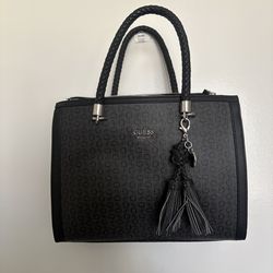 Guess puurse