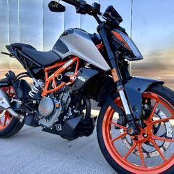 2022 KTM 390 Duke