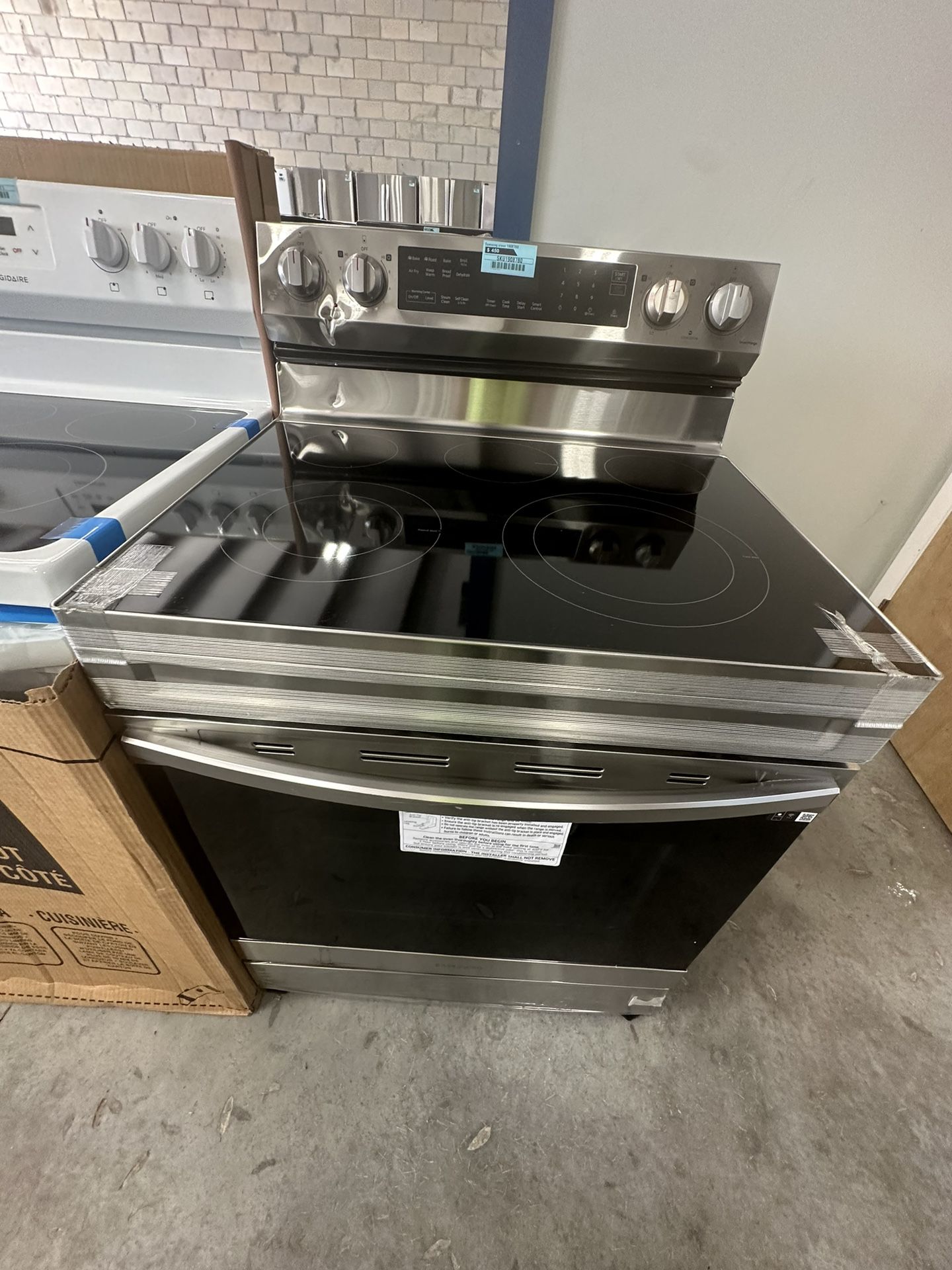 Samsung New Electric Stove Scratch & dent 