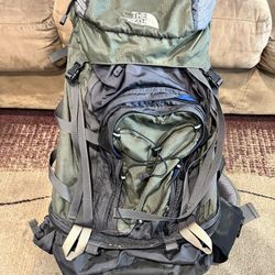 North Face Hiking Backpack Crestone 60 Gray Geen Internal Frame Multi Strap