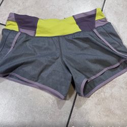 Lululemon Shorts Size 6