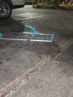 Tile cutter