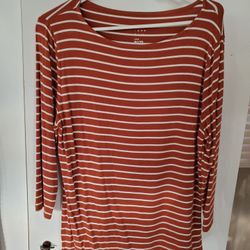 Ladies Top, Size XL.