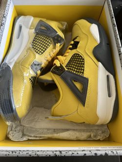 Jordan 4 Retro Lighting Size 4.5Y (Tried On)