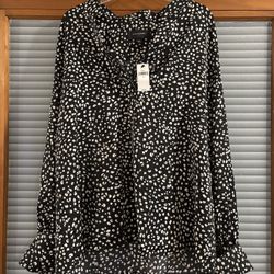 NWT Banana Republic Women’s medium black And White Blouse
