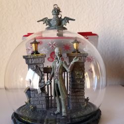 Disney Park's Haunted Mansion Master Ghost Ornament 