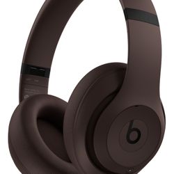 Beats Studio Pro *send offers*