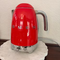 Smeg Red Retro style Kettle - Like New