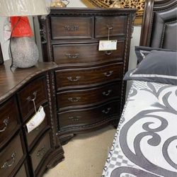 Brand New / Sheffield Rich Brown Upholstered Panel Bedroom Set/ 3-PIECE (BED, NIGHTSTAND, CHEST)