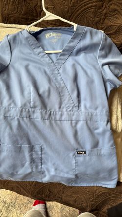Grey’s Anatomy Size Medium Light Blue Scrub Top