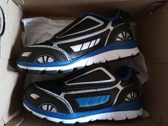 Brand new never worn size 10m lights up paid $70 selling for $50