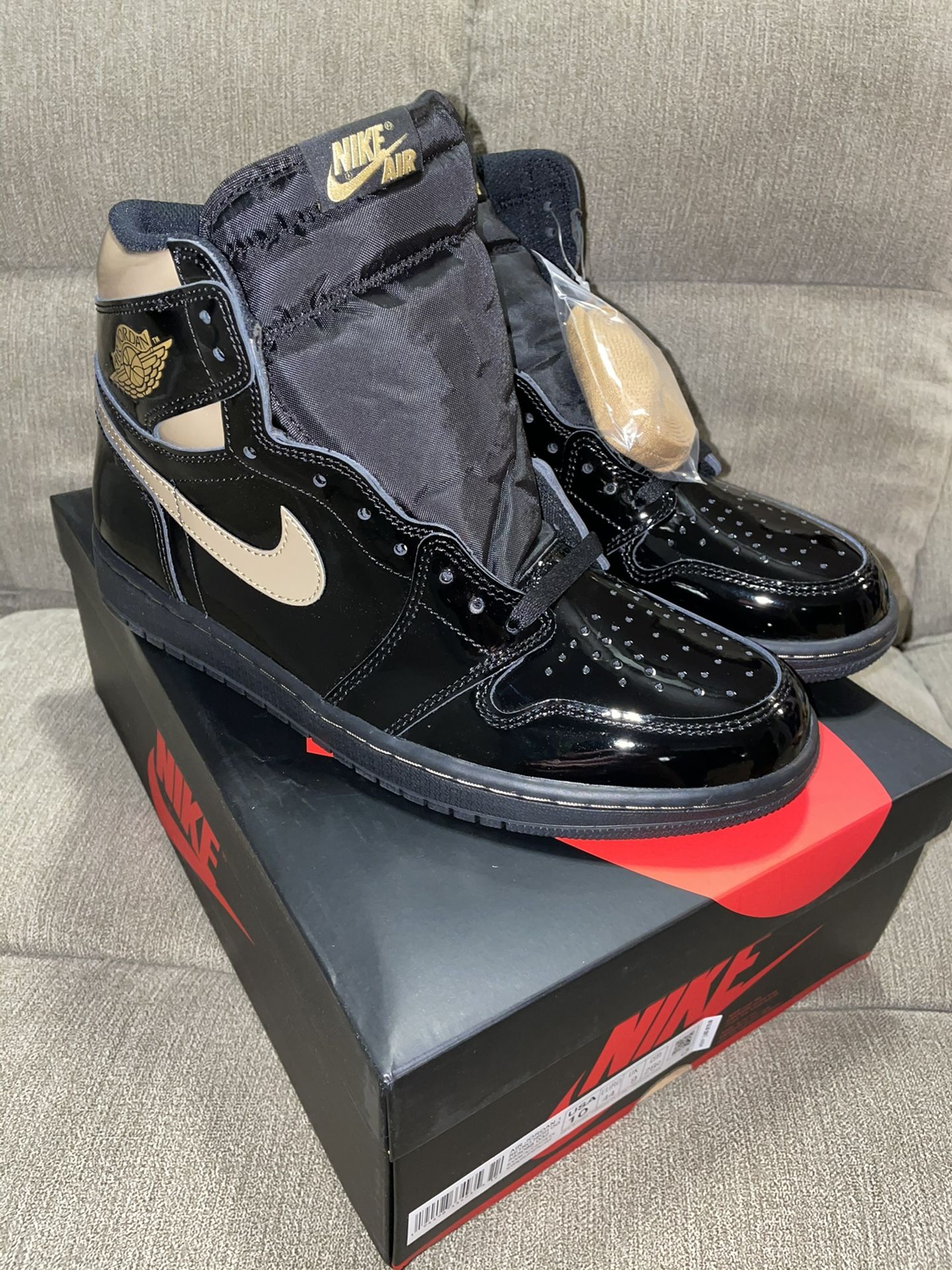 Jordan 1 High “Black Metallic Gold” (Size 10)