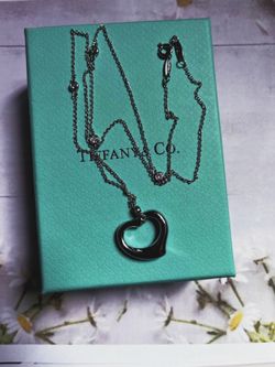 Elegant Heart-Shaped Pendant Necklace