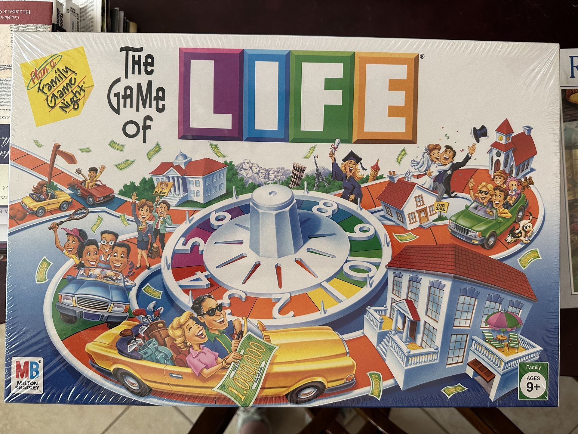 Game Of Life Board Game $10 New