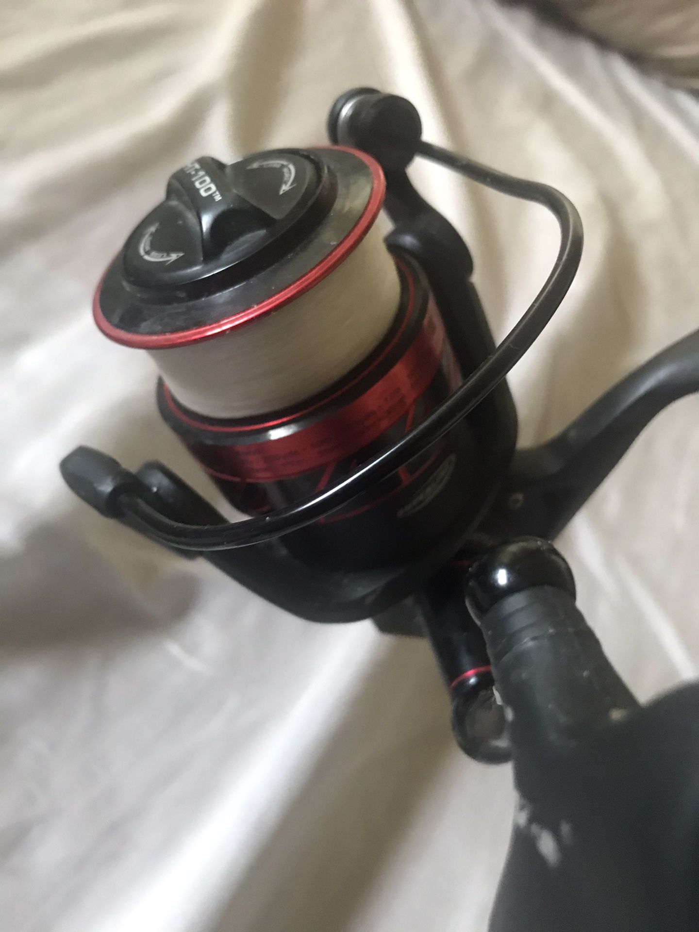 Penn fierce III fishing reel spinning reel laced with 10lb line up