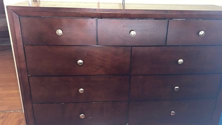 Dresser