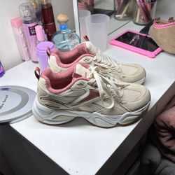 New Reebok Women Size 10 Shoes 