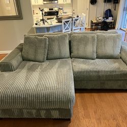 2-Piece Sectional With Chaise With Transferrable Warranty